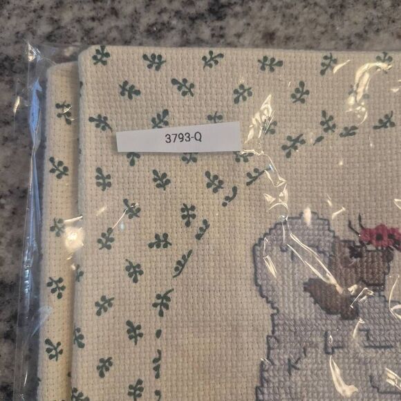 Cross Stitch, Vintage 1980 Lamb w ""prevent a hassle-smile first"" 15" x 15" - Picture 6 of 6